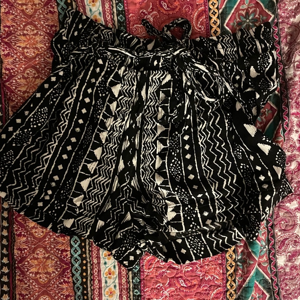 Rue 21 fabric shorts with fabric belt